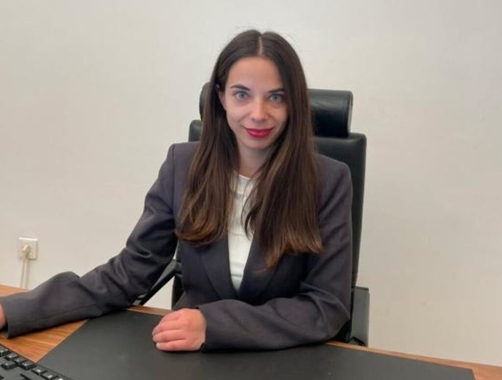 Η δικηγόρος Ελένη Νικολάκη, ειδική σε θέματα οικογενειακού δικαίου